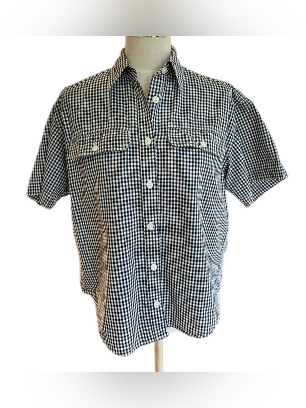 Women’s Lizsport Black & White Gingham Short-Sleeve Button-Up Shirt